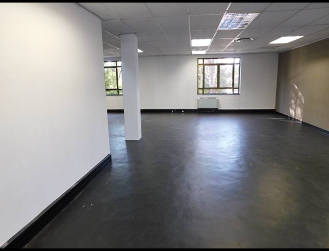 253M² OFFICE TO LET IN HYDE PARK